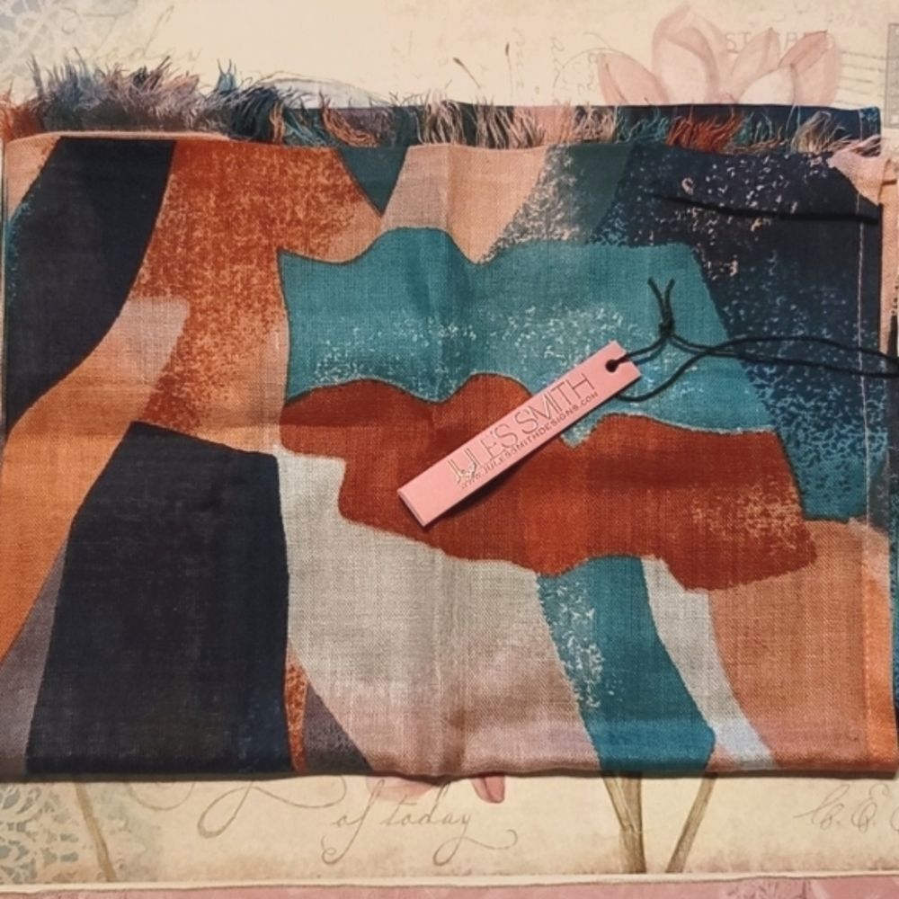 Jules Smith Lightweight Scarf - Picture 3 of 5